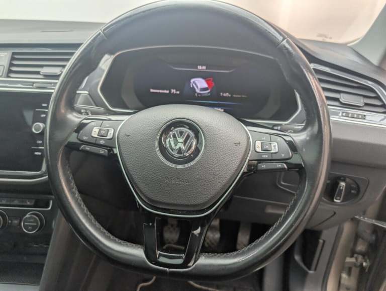 2018 Volkswagen Tiguan 2.0 TDI SEL SUV 5dr Diesel Manual 4Motion Euro 6 (s/s) (150 ps) CRUISE CON...