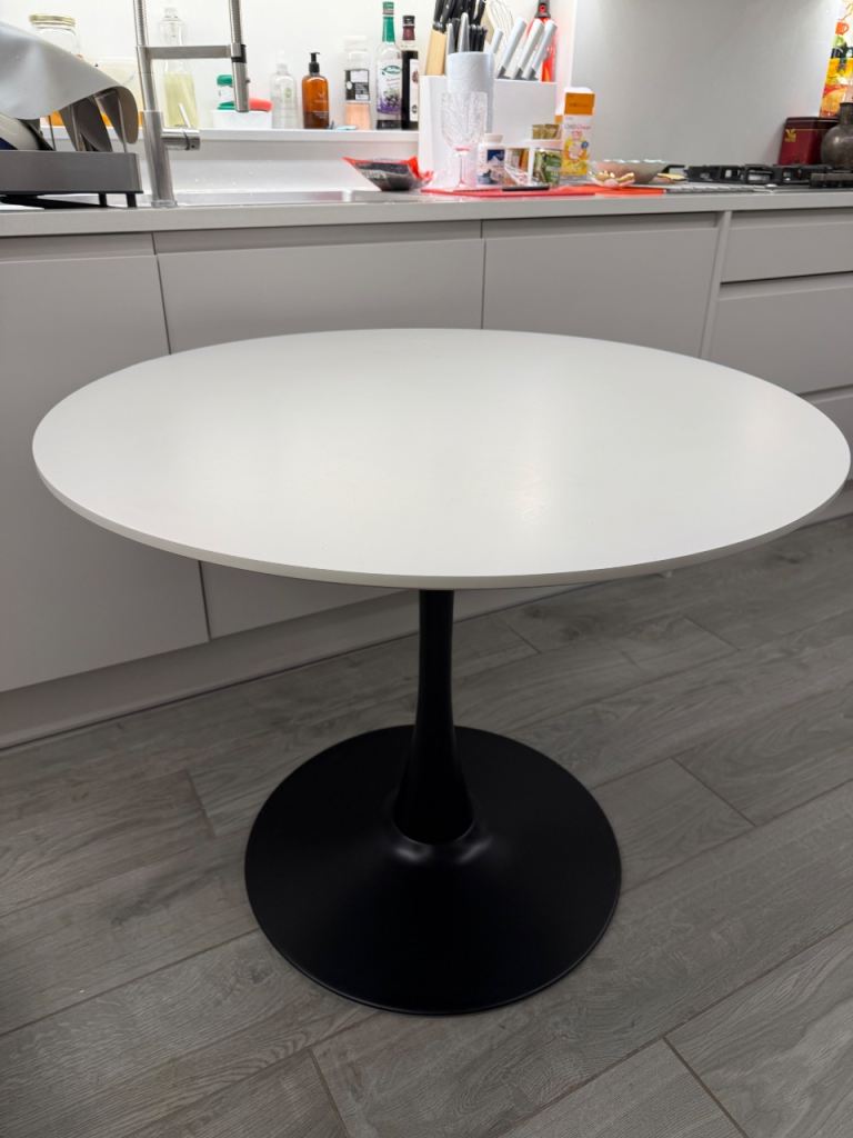 Round Dining Table for Sale – Good Condition
