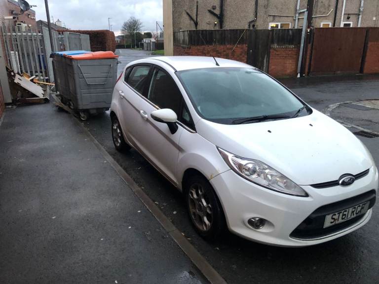 Ford, FIESTA, Hatchback, 2012, Manual, 1242 (cc), 5 doors