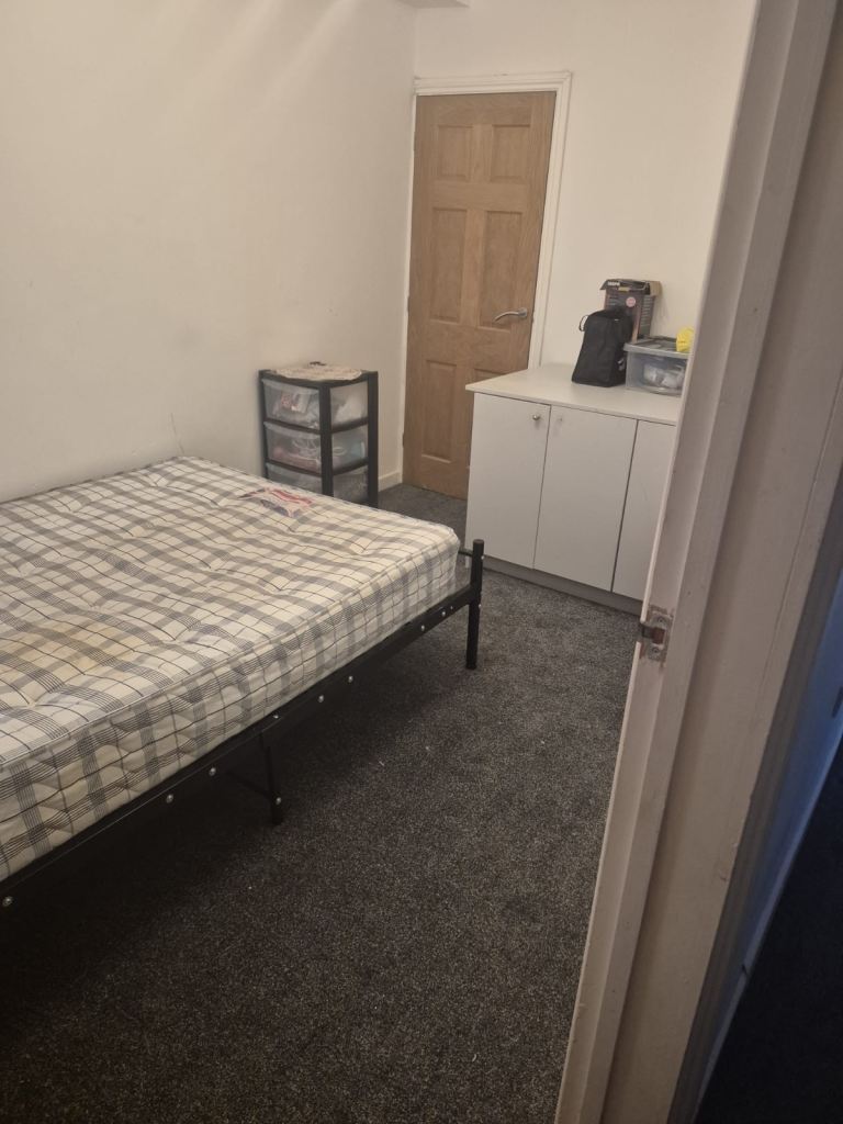 Big room available 