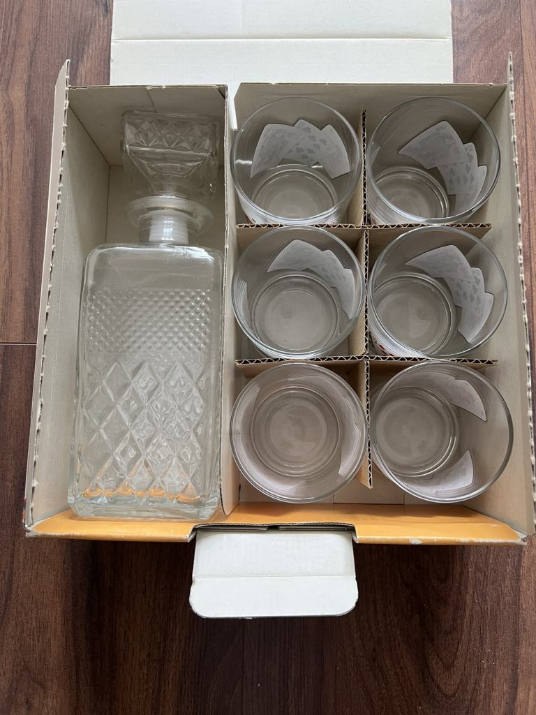 Vintage/Novelty Decanter set including 6 glasses