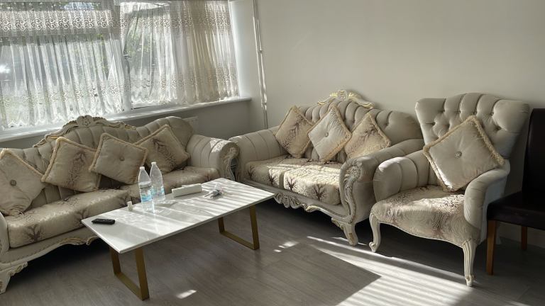 Luxury 3-Piece Sofa Set – Excellent Condition – Must Go ASAP”