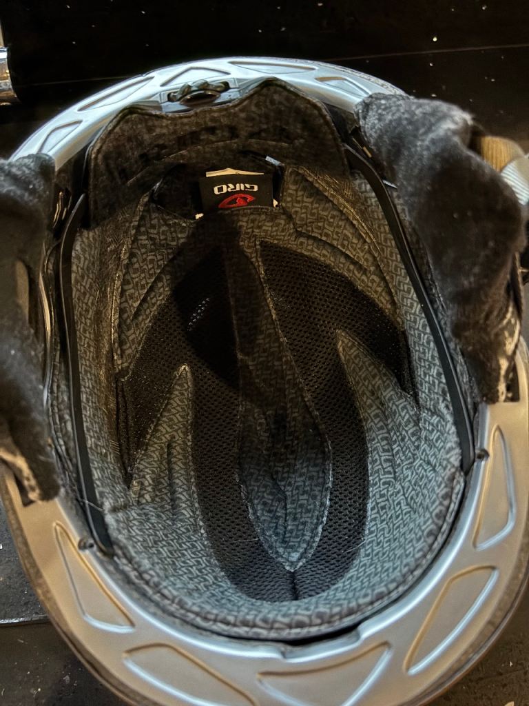 Giro G10 ski helmet size medium 