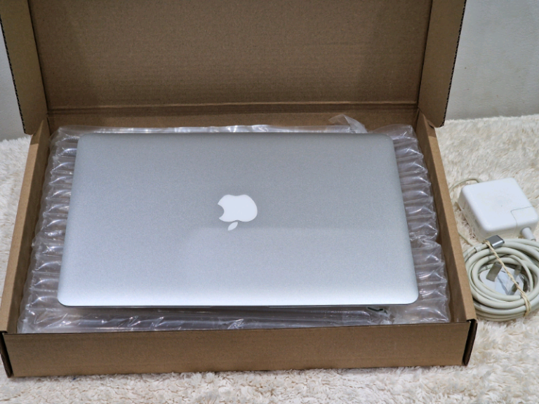 Apple MacBook Air  13" 2014 Core i5 1.3Ghz, A1466, 256GB, 8GB RAM