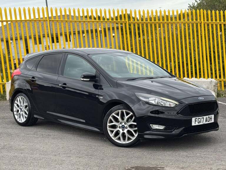 2017 Ford Focus 1.0T EcoBoost ST-Line Euro 6 (s/s) 5dr HATCHBACK Petrol Manual