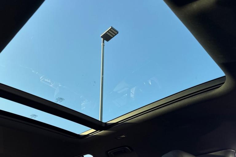 2024 Land Rover Defender 110 3.0 D300 X-Dynamic SE 5dr SUV DIESEL Automatic