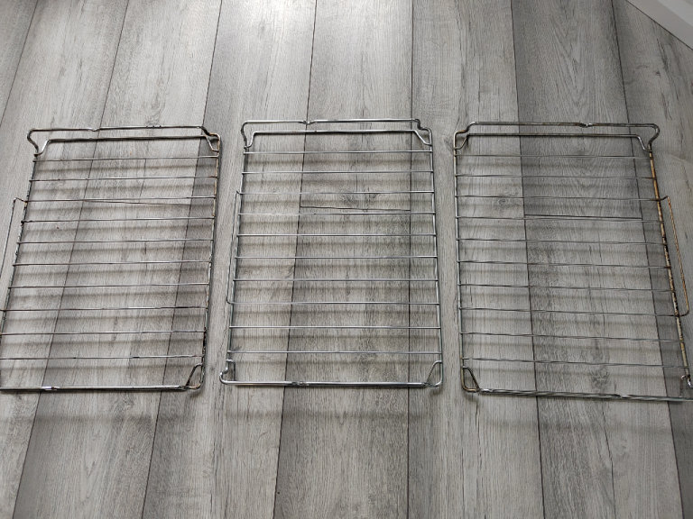 Hotpoint ew74 Oven Shelves x 3  - Ideal for BBQ