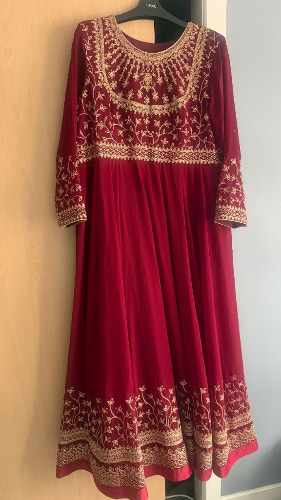 Burgundy & Gold Asian Occasion Dress with Trousers & Dupatta – Size 18–20