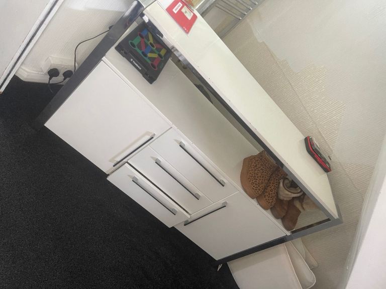White Gloss Sideboard with Chrome Frame – Good Condition
