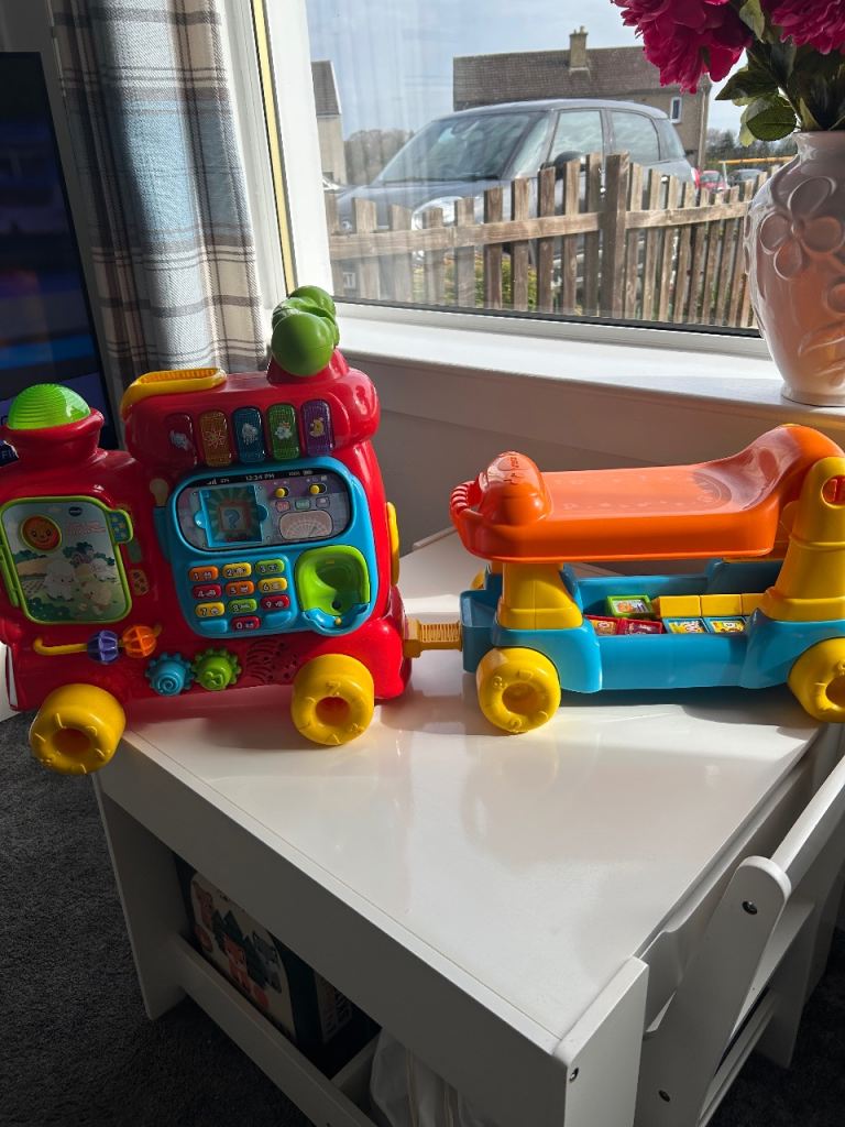 Push and ride alphabet train