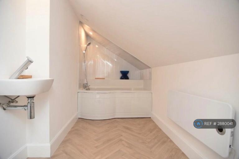 1 bedroom flat in New Lane, Edinburgh, EH6 (1 bed) (#2880041)