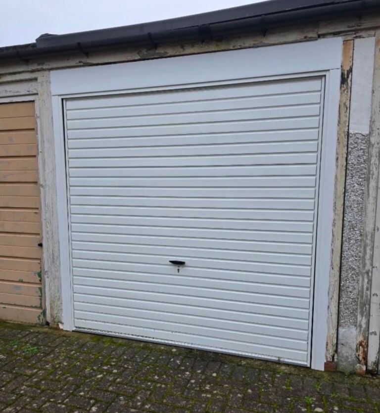 Garage for sale - Surbiton (Hook Road, KT6 5BW)