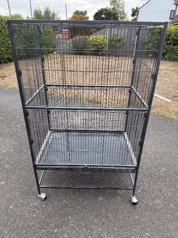 Bird / parrot cage 