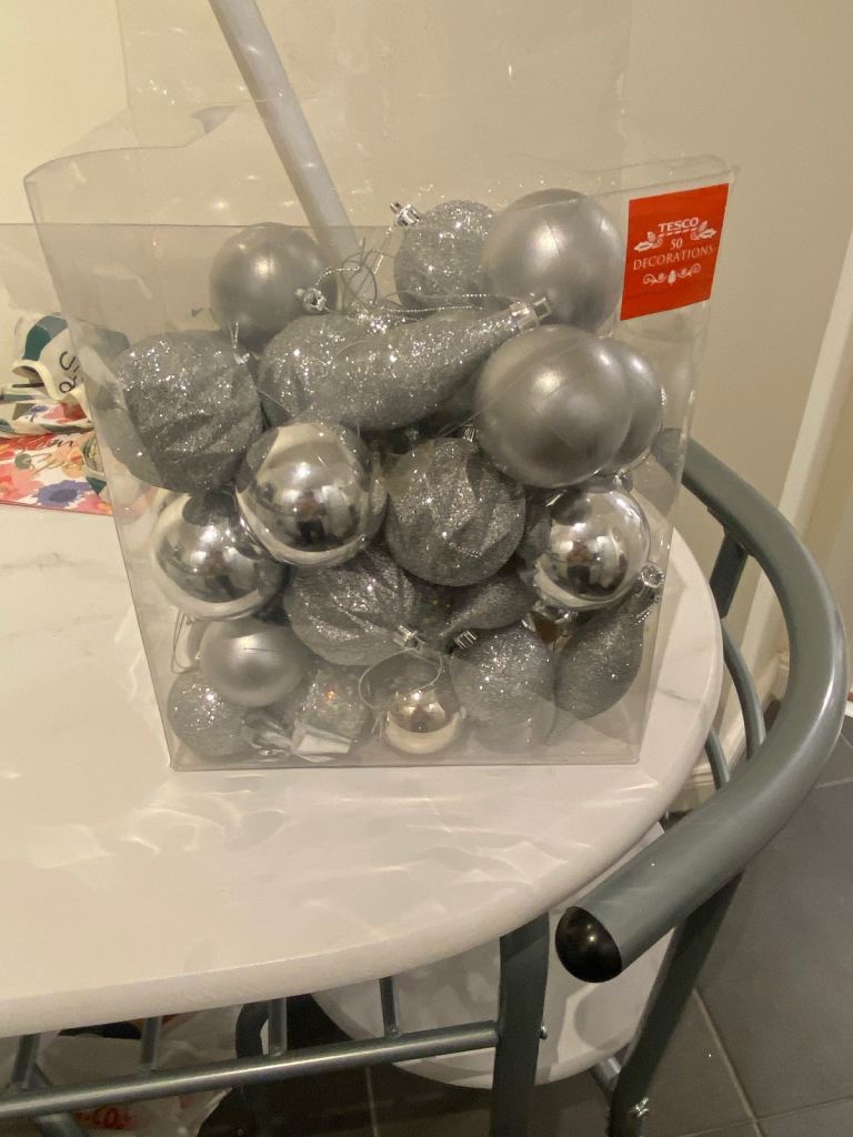  Christmas decorations and 700 lights