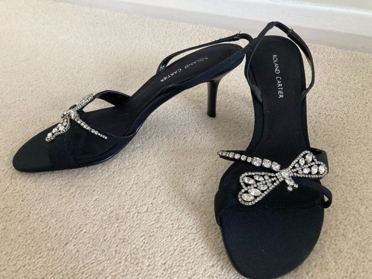 NEW, IN BOX: Roland Cartier Black Satin and Diamanté Dragonfly & Buckle - Kitten heels.  UK6