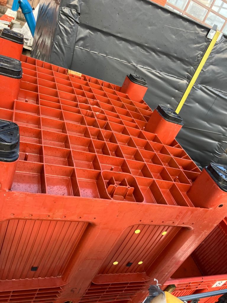 Plastic containers 