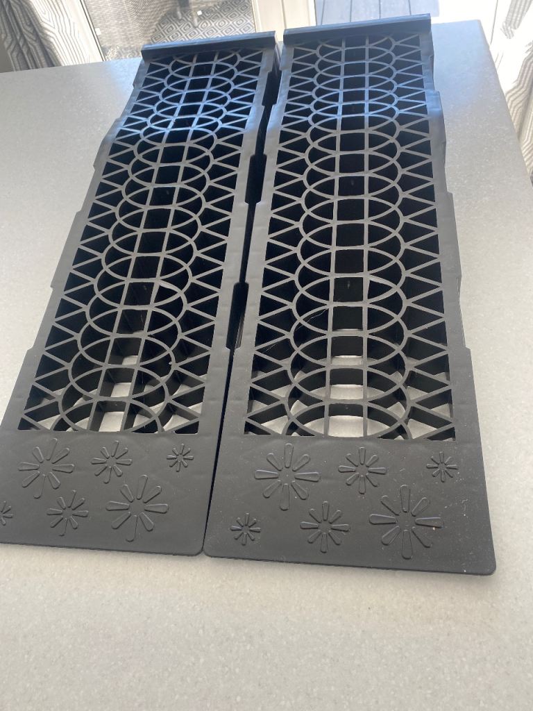 Low profile car ramps /caravan levellers