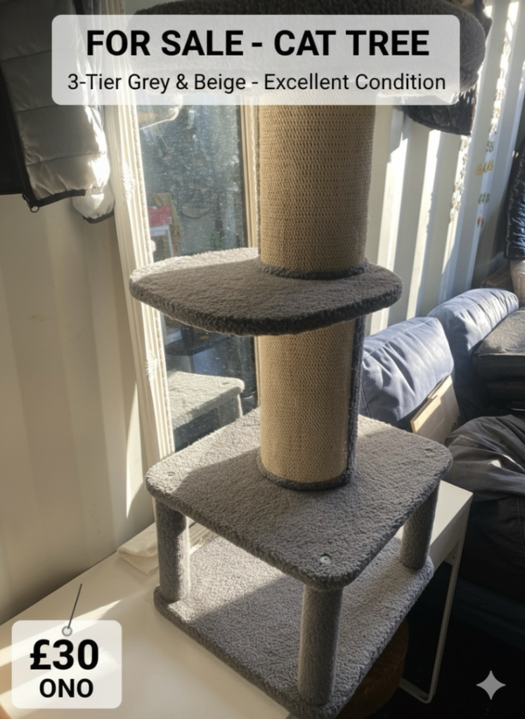 3-Tier Cat Tree / Scratching Post – Excellent Condition