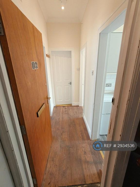 2 bedroom flat in High St, Perth, PH1 (2 bed) (#2934536)