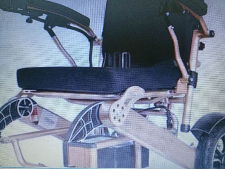   FOR HIRE AUTO  FOLD / UNFOLD  POWER WHEELCHAIR  WITH REMOTE