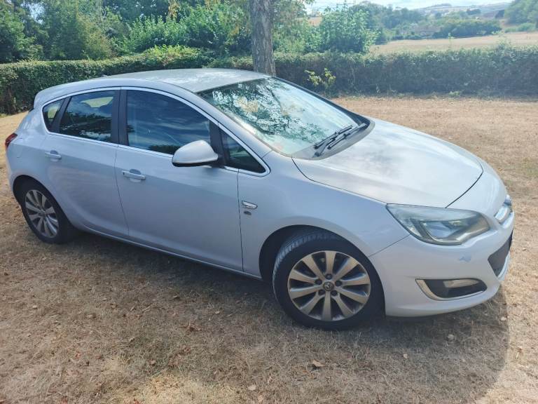 Astra £20 tax ! full leather 1.6 CDTi elite top spec 