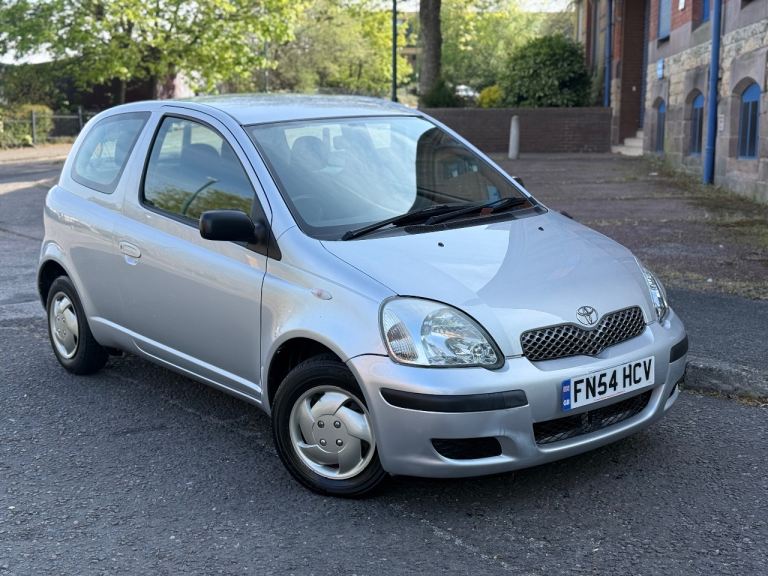 2004 Toyota Yaris 1.0 VVT-I T2 3dr Hatchback Silver - 47k Mileage - FSH - MOT Dec 26!