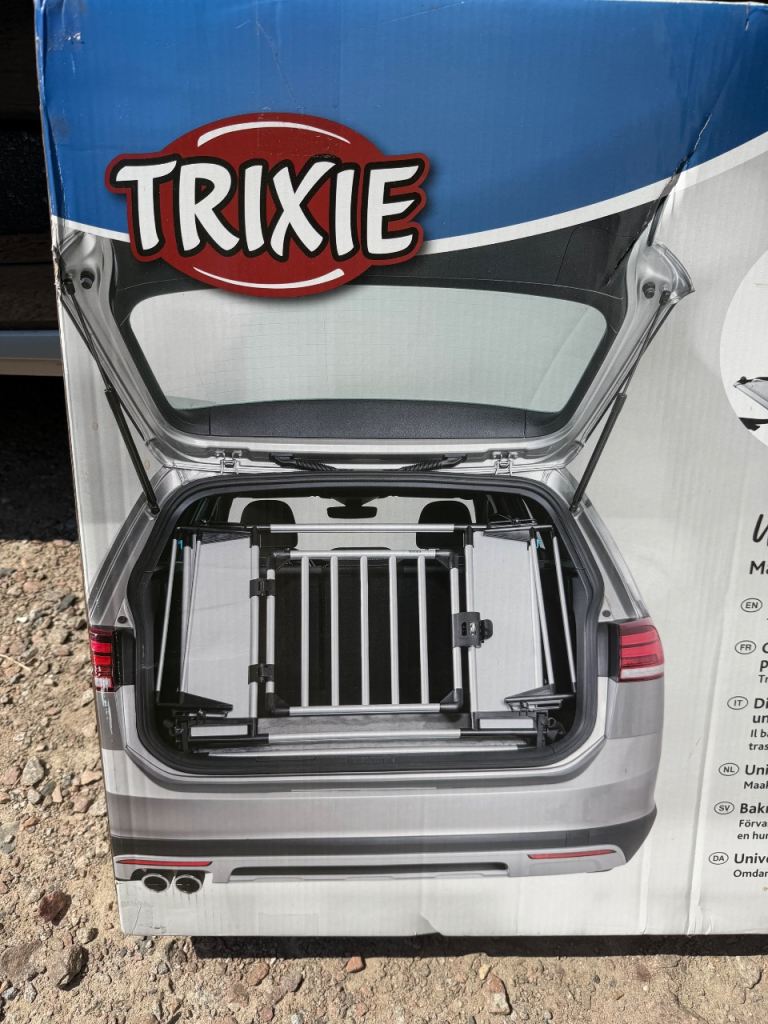 Tailgate guard for dogs/pets
