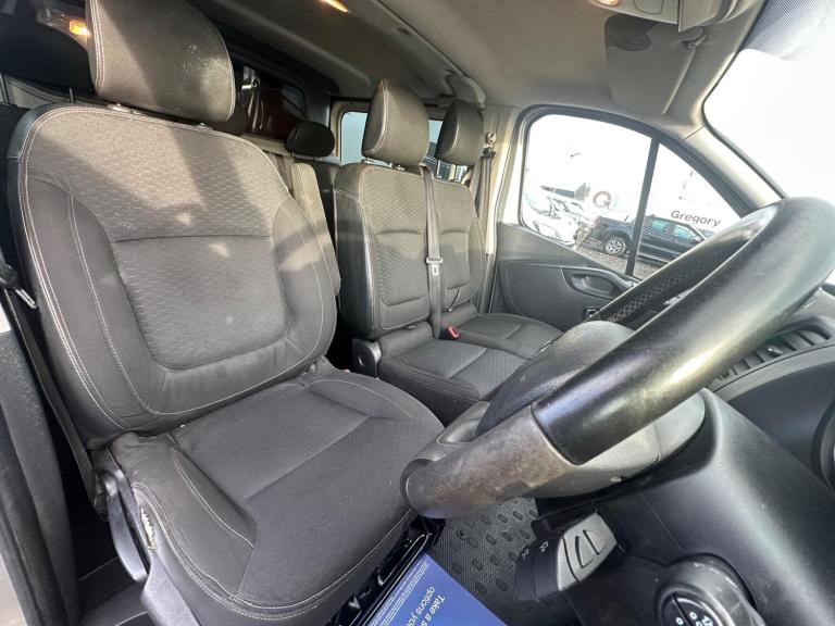 2017 Vauxhall Vivaro 1.6 CDTi 2900 BiTurbo ecoTEC Sportive Crew Van L2 H1 Euro 6 (s/s) 5dr (6 Se ...