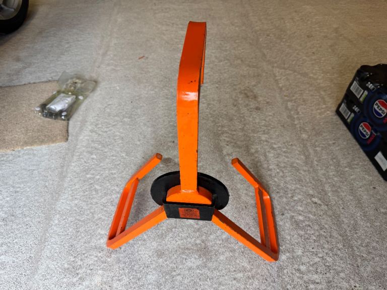 Wheel Clamp with Integral Lock