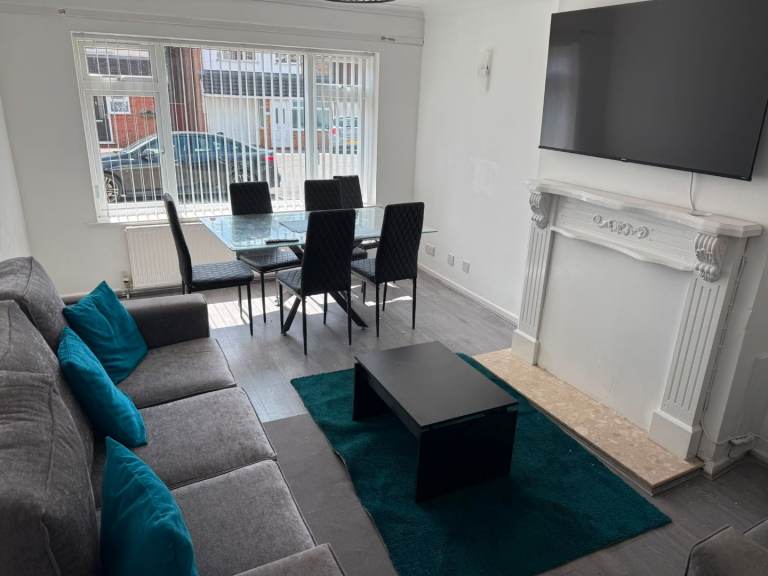 Transitional housing scheme - Birmingham, 16 Ireland Green Road, West Bromwich, B70 8QS 