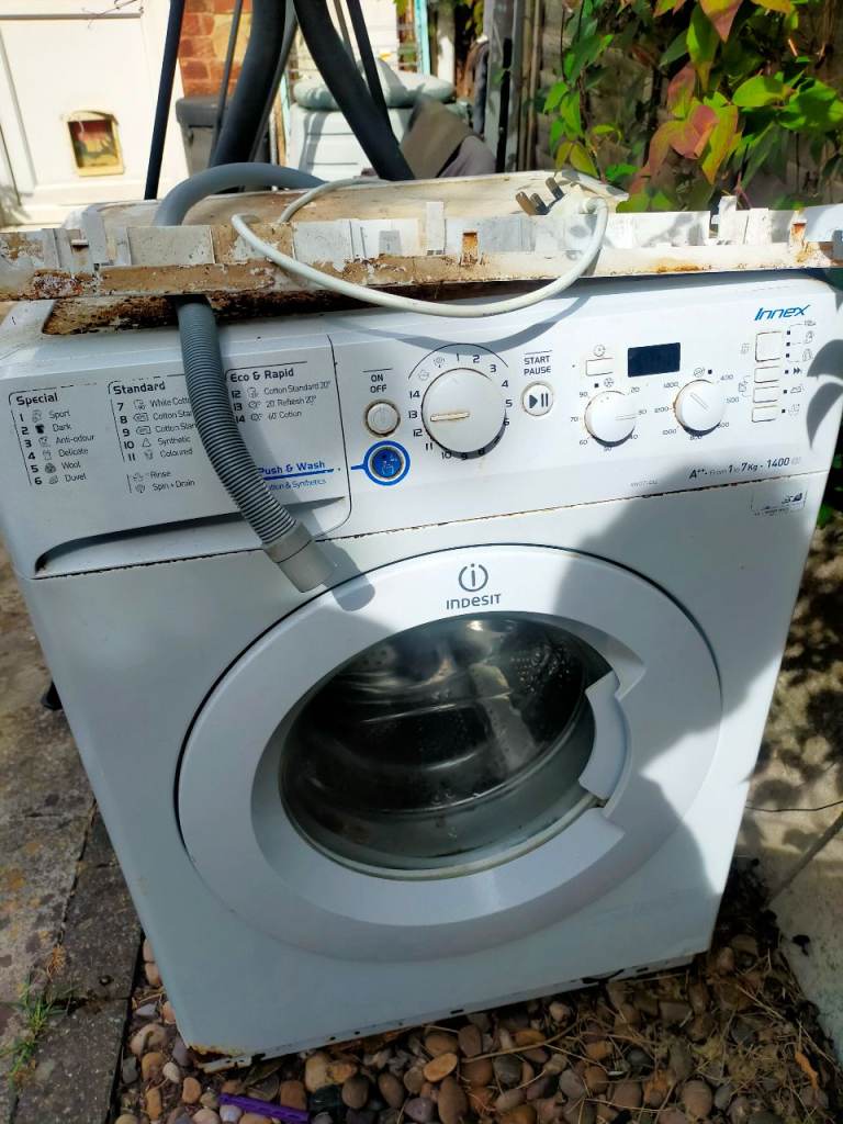 Indesit IWC 7145 Washing Machine – Fair Condition