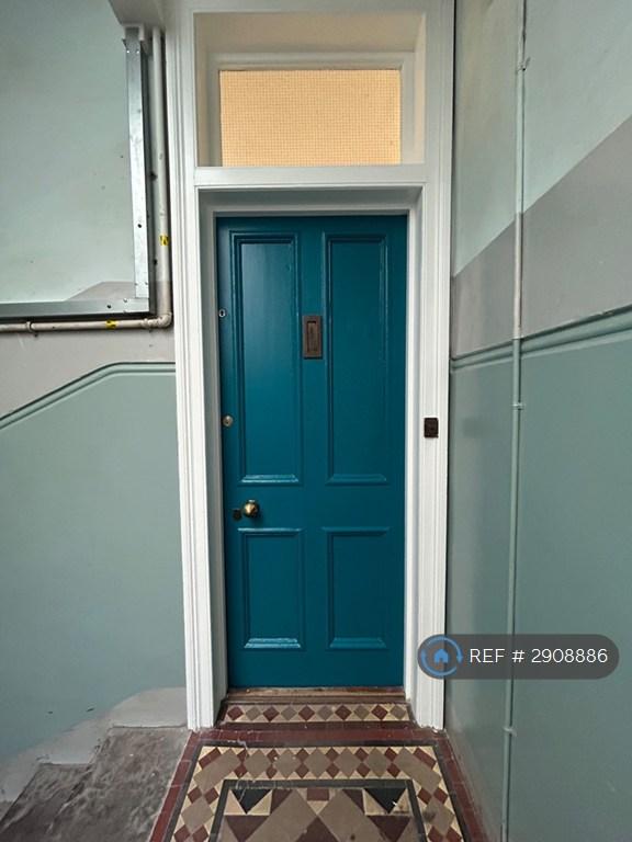 2 bedroom flat in Bruntsfield Gardens, Edinburgh, EH10 (2 bed) (#2908886)