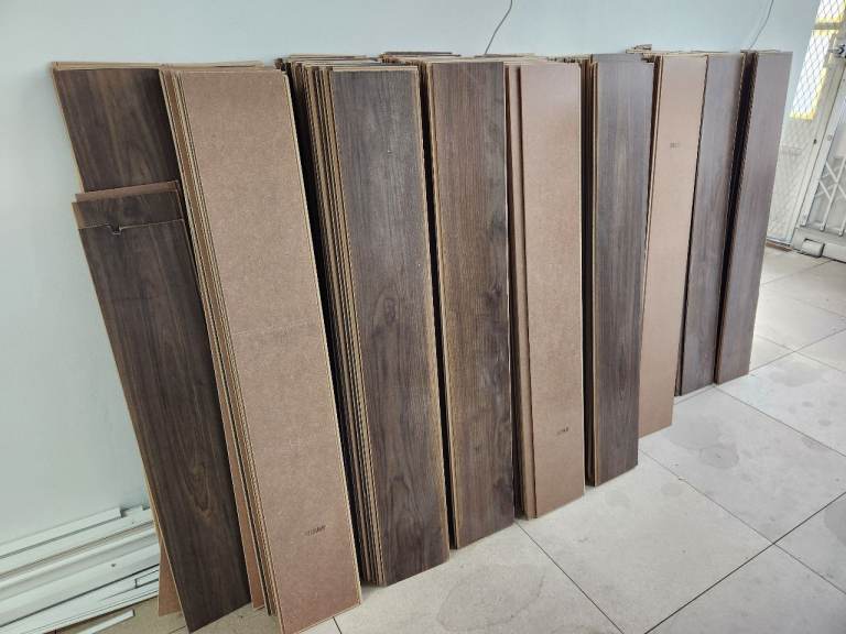 FREE Laminate flooring 1500sqft +