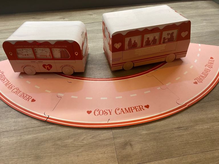 P. Louise 2025 Advent Calendar Empty Camper & Bus + Track – Spares