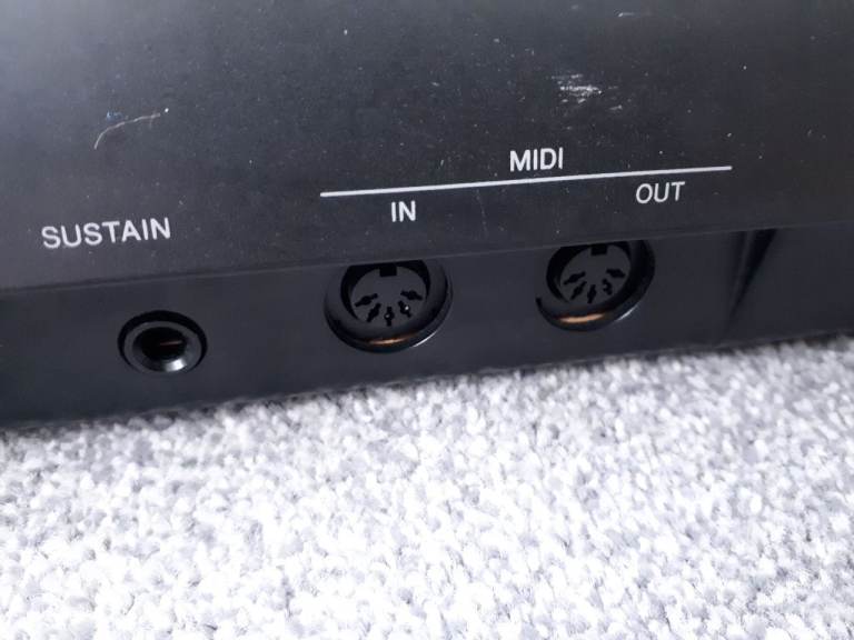 Yamaha NP 31 keyboard 