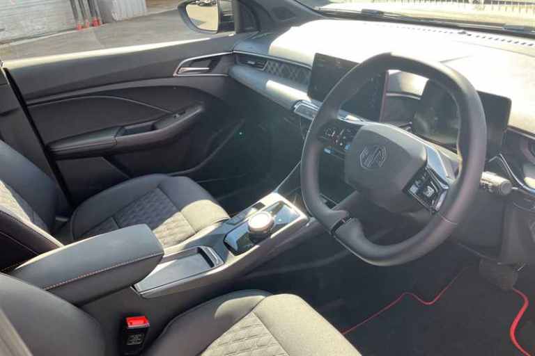 2025 MG MG3 1.5 Hybrid Trophy 5dr Auto HATCHBACK PETROL/ELECTRIC Automatic