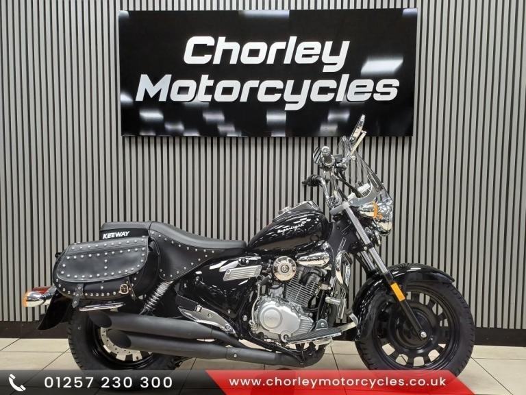 Keeway Superlight 125cc SE **INCLUDES LUGGAGE, SCREEN AND ENGINE BARS**