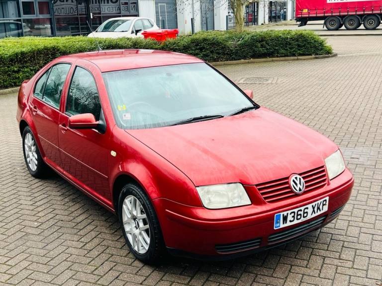 2000 W VOLKSWAGEN BORA 2.0 SE SALOON 4DR PETROL MANUAL (194 G/KM, 115 BHP)