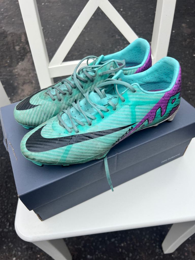 Men’s Mercurial football boots