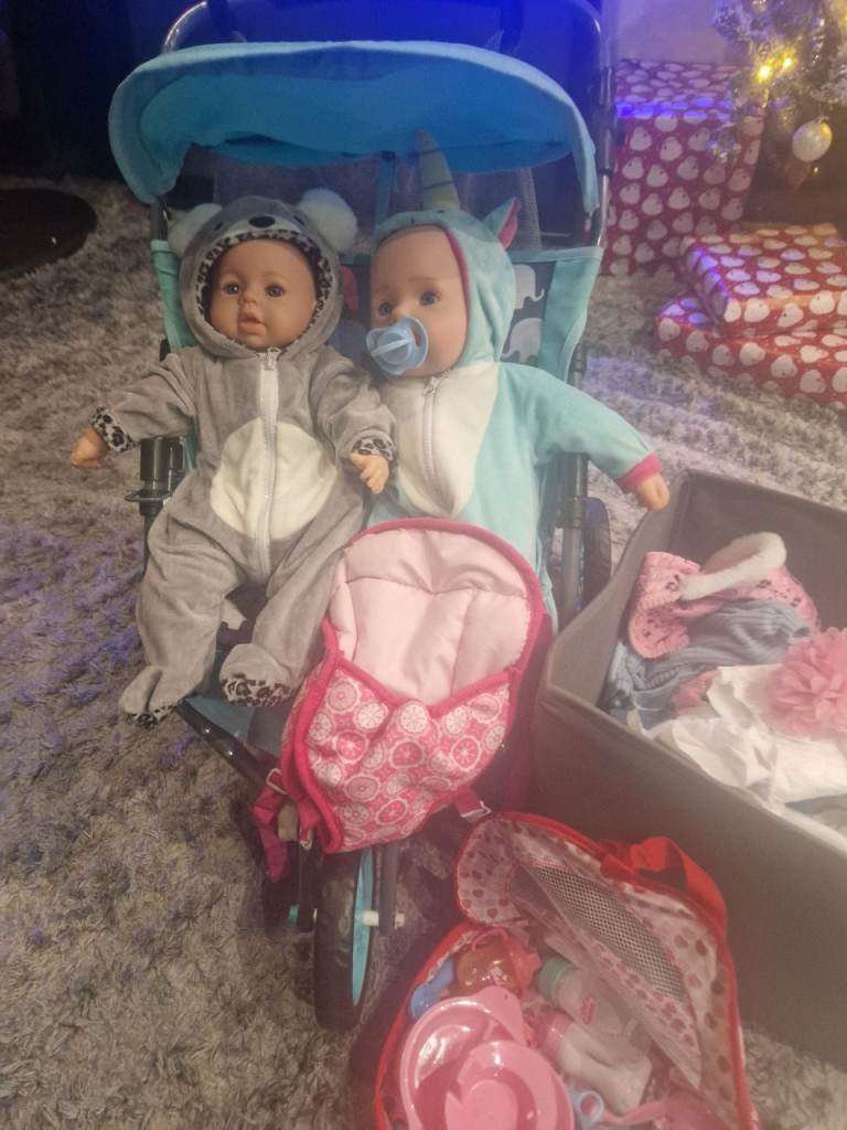 Twin pushchair and doll and accessories set