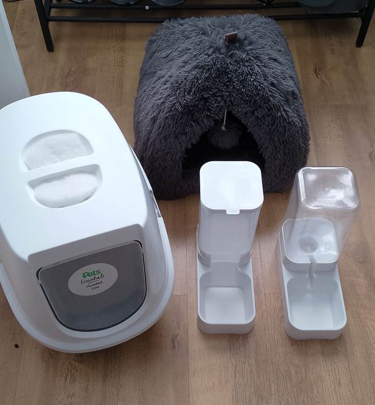 Cat litter box, feeders, bed. Job lot.