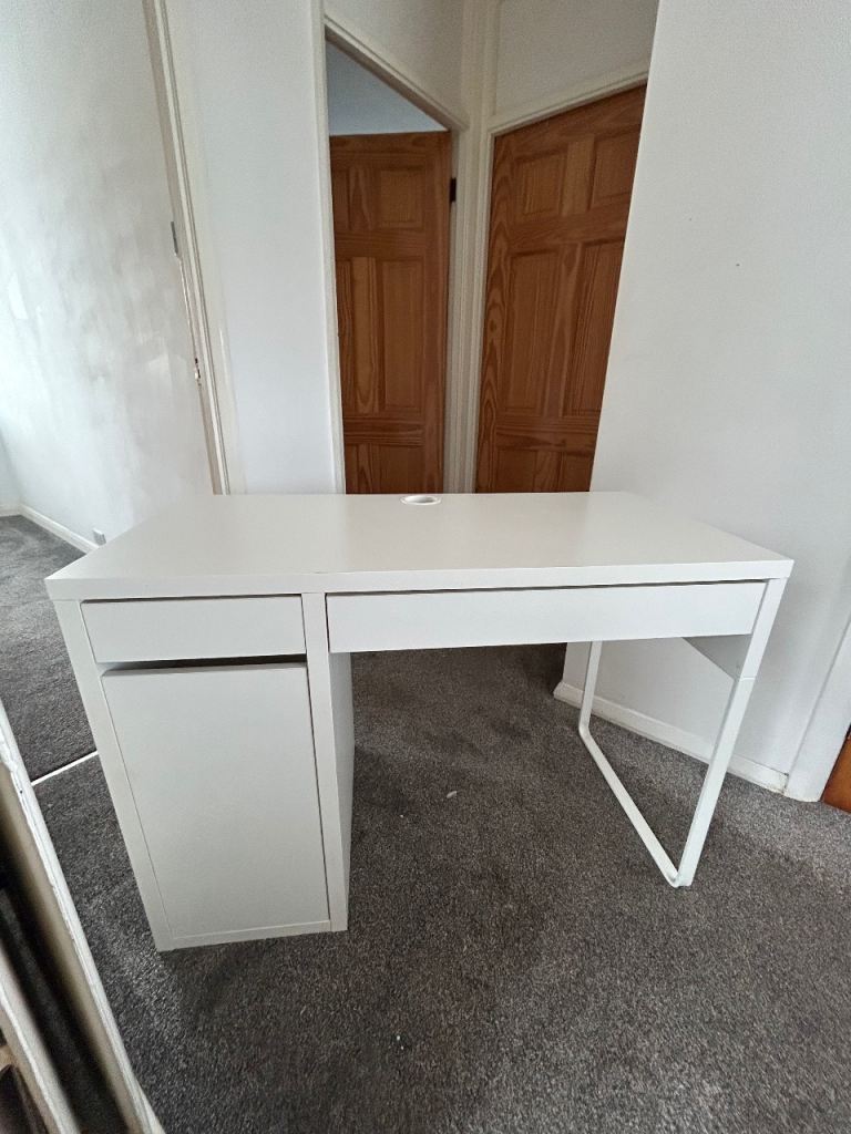 IKEA DESK - Free 