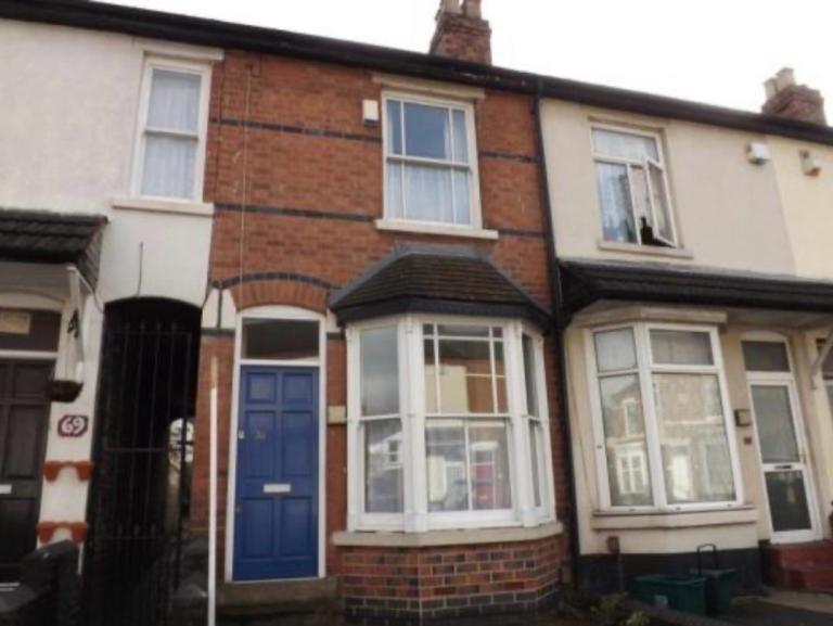 2/3 bedroom house in wolverhampton