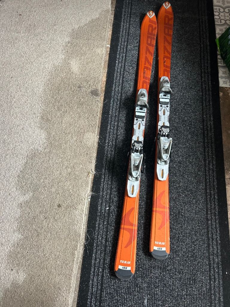Skis