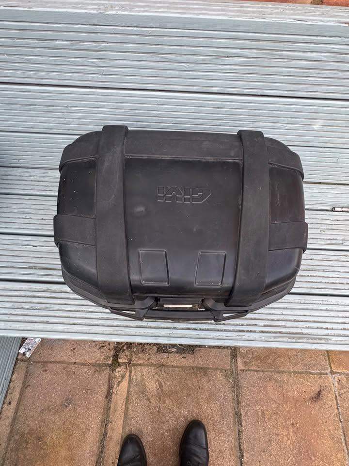 GIVI TRK52N Trekker 52L Monokey Top Box – Fits 2 Modular Helmets – Garage Stored