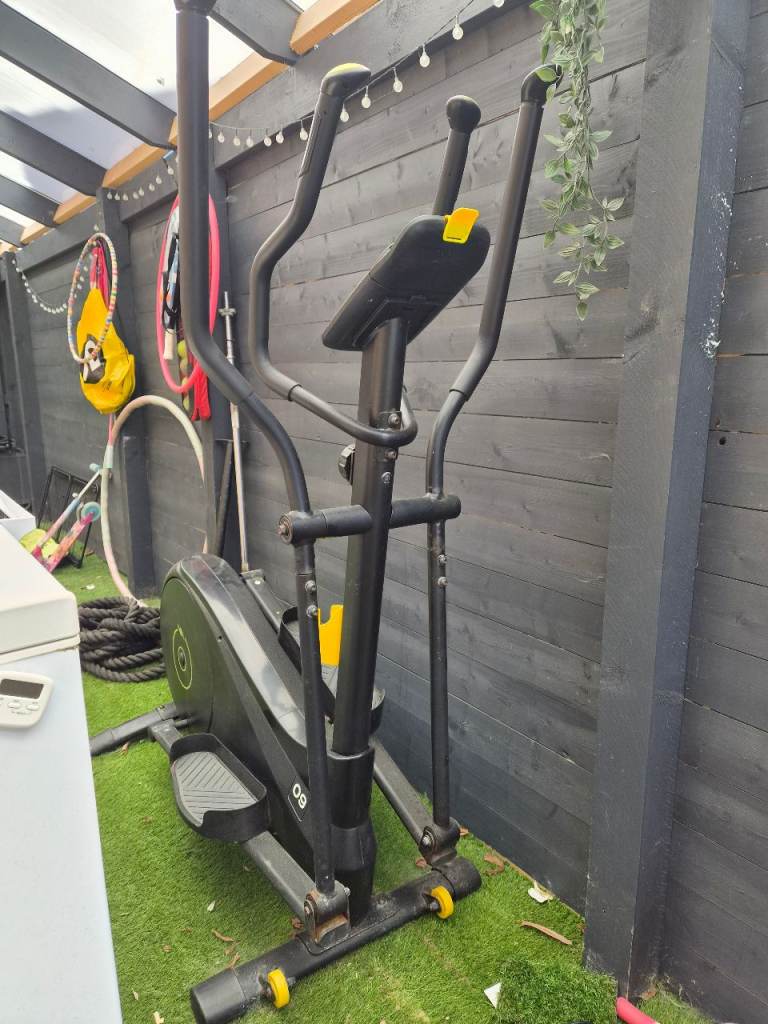 Cross Trainer Elliptical Machine – Black, Good Condition