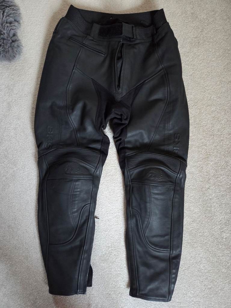 Ladies motorcycle leather trousers. BKS. Excellent quality.  Like new. Size 18. Also fit 16.  