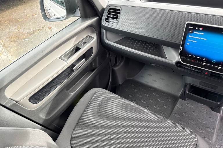 2025 Volkswagen ID. Buzz Cargo 210kW Commerce 79kWh Auto Van ELECTRIC Automatic