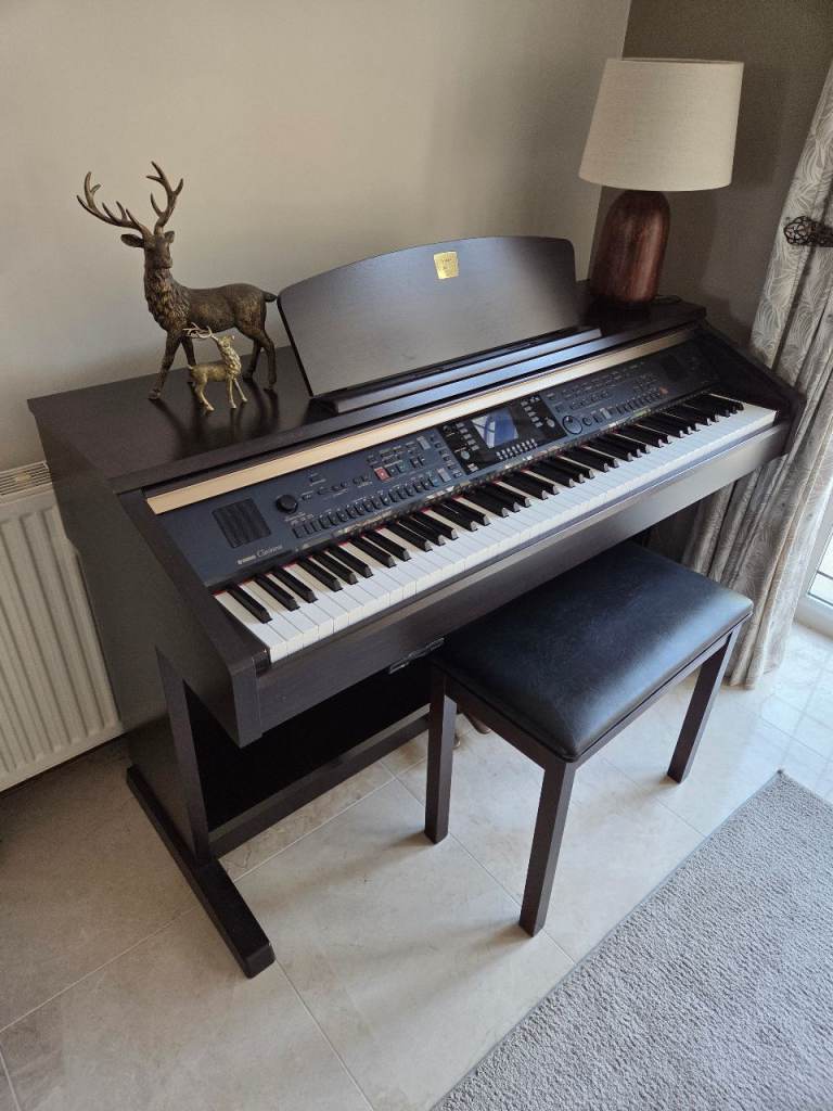Yamaha Clavinova CVP-301 Digital Piano  Rosewood Finish 