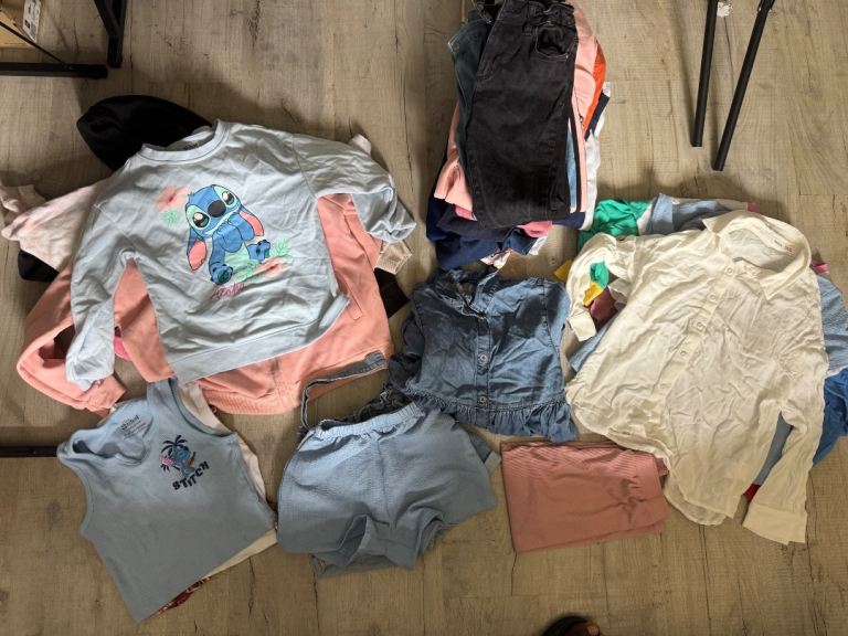Girls’ Clothing Bundle Age 8–10 Years – 30 Items